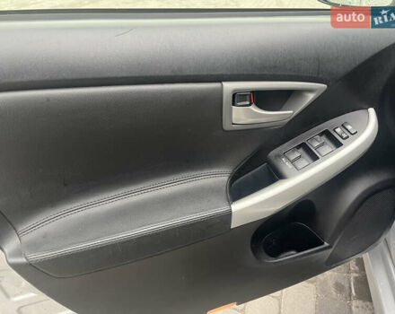 Серый Тойота Приус, объемом двигателя 1.8 л и пробегом 206 тыс. км за 10000 $, фото 8 на Automoto.ua