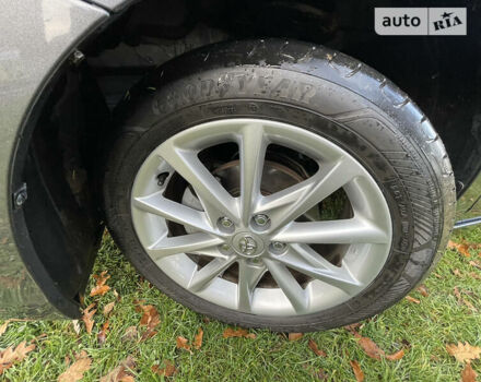 Серый Тойота Приус, объемом двигателя 1.8 л и пробегом 289 тыс. км за 11500 $, фото 12 на Automoto.ua