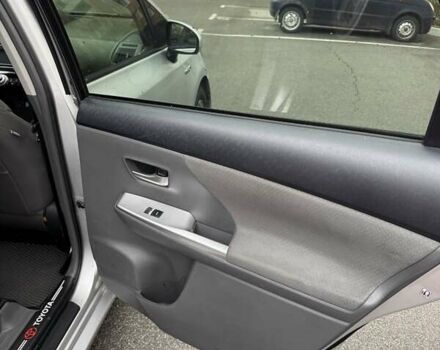 Серый Тойота Приус, объемом двигателя 1.8 л и пробегом 283 тыс. км за 11500 $, фото 7 на Automoto.ua