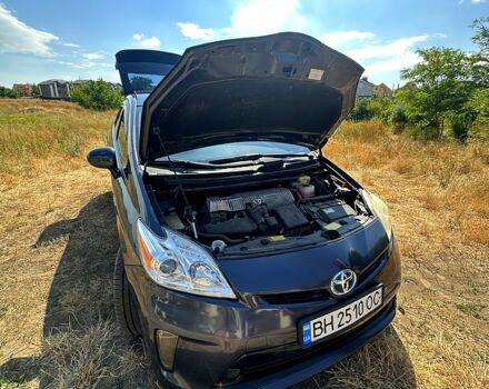 Серый Тойота Приус, объемом двигателя 1.8 л и пробегом 269 тыс. км за 10200 $, фото 4 на Automoto.ua