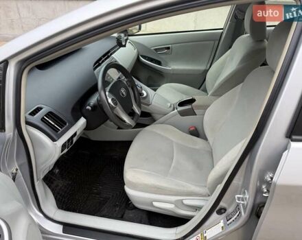 Серый Тойота Приус, объемом двигателя 1.8 л и пробегом 327 тыс. км за 11700 $, фото 6 на Automoto.ua