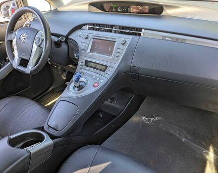 Сірий Тойота Пріус, об'ємом двигуна 1.8 л та пробігом 87 тис. км за 10800 $, фото 12 на Automoto.ua