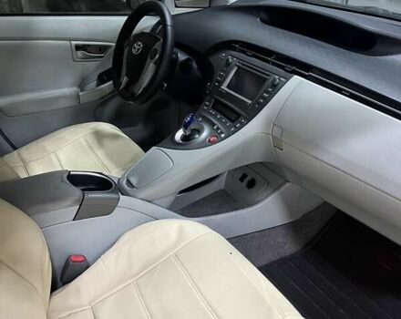 Тойота Приус 2014 в Вишневом на Automoto.ua Серый Тойота Приус, объемом двигателя 1.8 л и пробегом 305 тыс. км за 12000 $, фото 7 на Automoto.ua