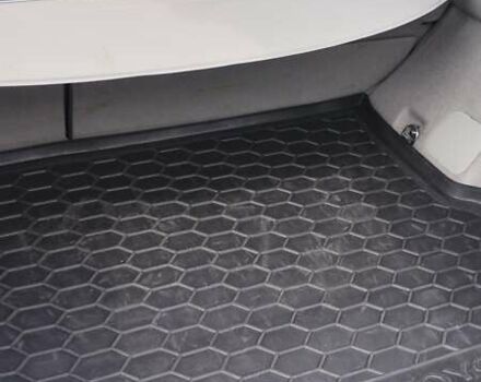 Серый Тойота Приус, объемом двигателя 1.8 л и пробегом 290 тыс. км за 11900 $, фото 7 на Automoto.ua