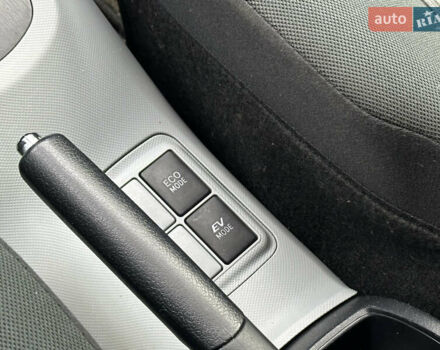 Серый Тойота Приус, объемом двигателя 1.5 л и пробегом 228 тыс. км за 12490 $, фото 51 на Automoto.ua