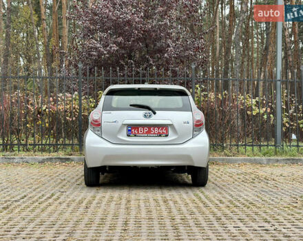 Серый Тойота Приус, объемом двигателя 1.5 л и пробегом 228 тыс. км за 12490 $, фото 14 на Automoto.ua