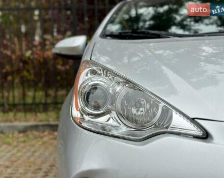 Серый Тойота Приус, объемом двигателя 1.5 л и пробегом 228 тыс. км за 12490 $, фото 3 на Automoto.ua