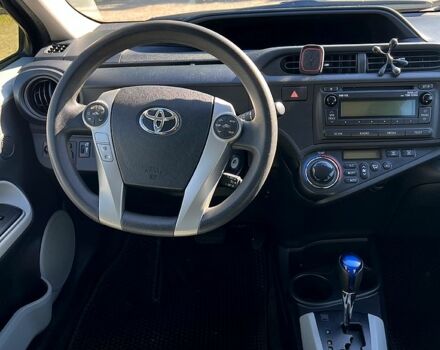 Серый Тойота Приус, объемом двигателя 1.5 л и пробегом 165 тыс. км за 8999 $, фото 5 на Automoto.ua