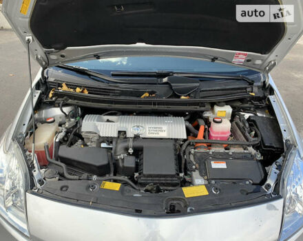 Серый Тойота Приус, объемом двигателя 1.8 л и пробегом 157 тыс. км за 13000 $, фото 16 на Automoto.ua