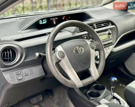 Серый Тойота Приус, объемом двигателя 1.5 л и пробегом 228 тыс. км за 12490 $, фото 24 на Automoto.ua