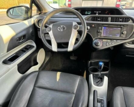 Серый Тойота Приус, объемом двигателя 1.5 л и пробегом 84 тыс. км за 2000 $, фото 5 на Automoto.ua