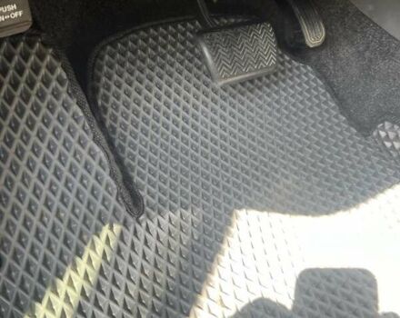 Серый Тойота Приус, объемом двигателя 1.8 л и пробегом 185 тыс. км за 12350 $, фото 11 на Automoto.ua