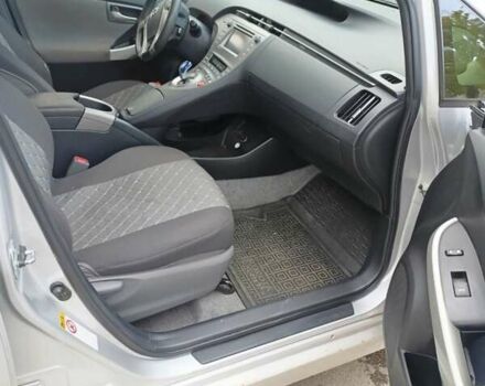 Серый Тойота Приус, объемом двигателя 1.8 л и пробегом 117 тыс. км за 12000 $, фото 5 на Automoto.ua