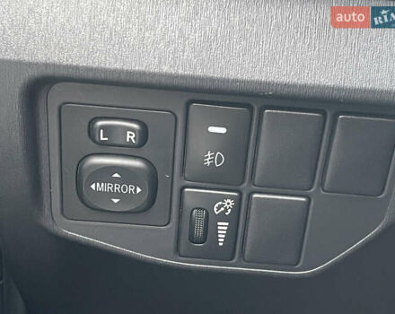 Серый Тойота Приус, объемом двигателя 1.8 л и пробегом 116 тыс. км за 12500 $, фото 15 на Automoto.ua