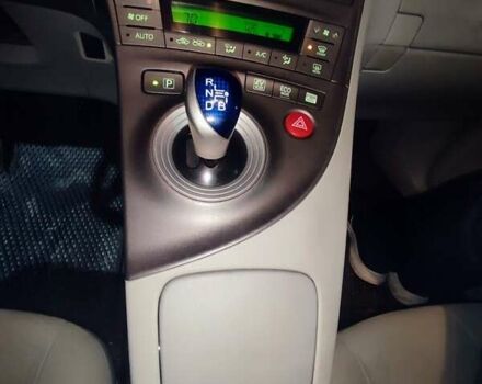 Серый Тойота Приус, объемом двигателя 1.8 л и пробегом 437 тыс. км за 10200 $, фото 8 на Automoto.ua