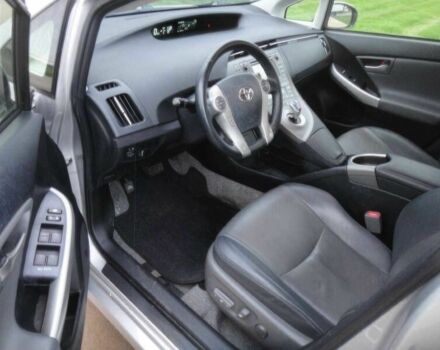 Сірий Тойота Пріус, об'ємом двигуна 1.8 л та пробігом 77 тис. км за 6300 $, фото 9 на Automoto.ua