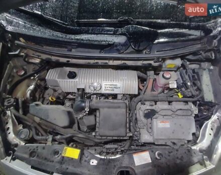 Серый Тойота Приус, объемом двигателя 1.8 л и пробегом 437 тыс. км за 10200 $, фото 4 на Automoto.ua