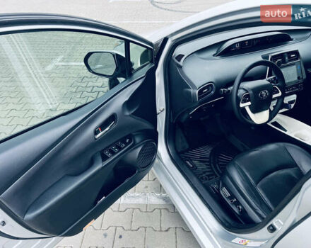 Сірий Тойота Пріус, об'ємом двигуна 1.8 л та пробігом 153 тис. км за 15800 $, фото 23 на Automoto.ua
