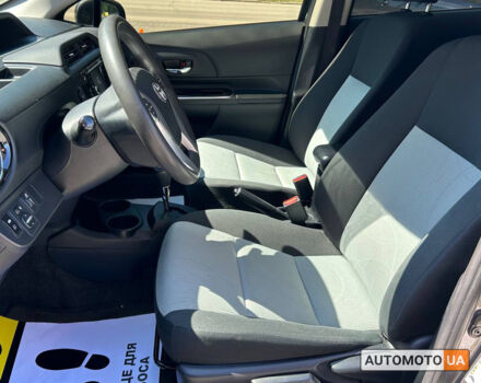 Серый Тойота Приус, объемом двигателя 1.5 л и пробегом 232 тыс. км за 9600 $, фото 8 на Automoto.ua