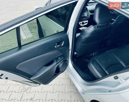 Сірий Тойота Пріус, об'ємом двигуна 1.8 л та пробігом 153 тис. км за 15800 $, фото 24 на Automoto.ua