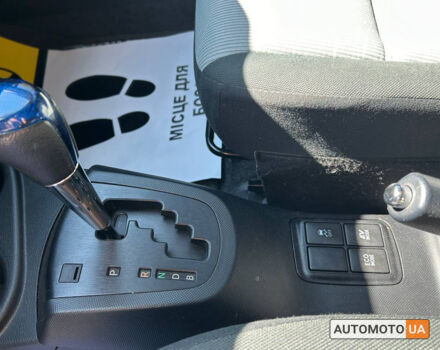 Серый Тойота Приус, объемом двигателя 1.5 л и пробегом 232 тыс. км за 9600 $, фото 9 на Automoto.ua