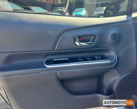 Серый Тойота Приус, объемом двигателя 1.5 л и пробегом 232 тыс. км за 9600 $, фото 6 на Automoto.ua