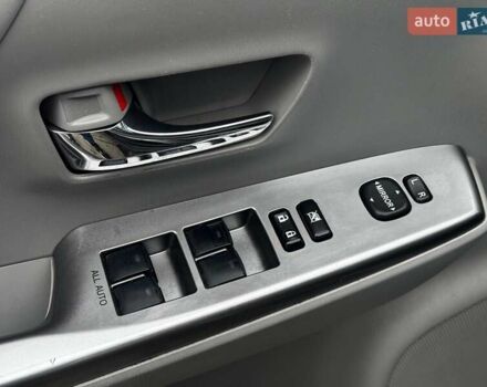 Серый Тойота Приус, объемом двигателя 1.8 л и пробегом 122 тыс. км за 15490 $, фото 9 на Automoto.ua