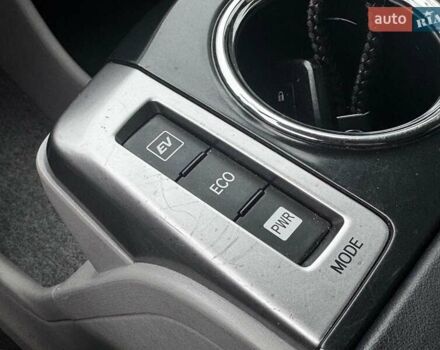 Серый Тойота Приус, объемом двигателя 1.8 л и пробегом 122 тыс. км за 15490 $, фото 19 на Automoto.ua