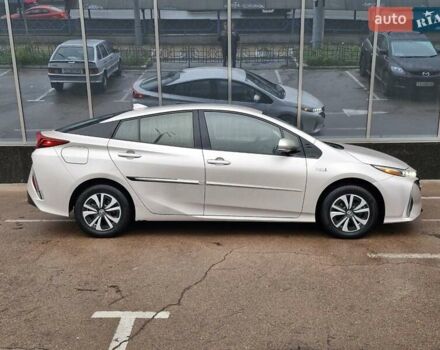 Серый Тойота Приус, объемом двигателя 1.8 л и пробегом 103 тыс. км за 17800 $, фото 5 на Automoto.ua