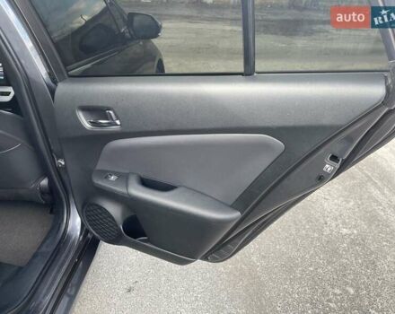 Сірий Тойота Пріус, об'ємом двигуна 1.8 л та пробігом 138 тис. км за 17900 $, фото 60 на Automoto.ua