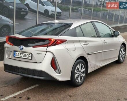 Серый Тойота Приус, объемом двигателя 1.8 л и пробегом 103 тыс. км за 17800 $, фото 2 на Automoto.ua