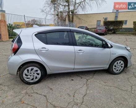 Серый Тойота Приус, объемом двигателя 1.5 л и пробегом 88 тыс. км за 12500 $, фото 7 на Automoto.ua