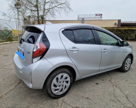 Серый Тойота Приус, объемом двигателя 1.5 л и пробегом 88 тыс. км за 12500 $, фото 4 на Automoto.ua