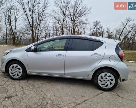 Серый Тойота Приус, объемом двигателя 1.5 л и пробегом 88 тыс. км за 12500 $, фото 3 на Automoto.ua