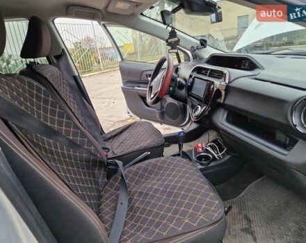 Серый Тойота Приус, объемом двигателя 1.5 л и пробегом 88 тыс. км за 12500 $, фото 19 на Automoto.ua