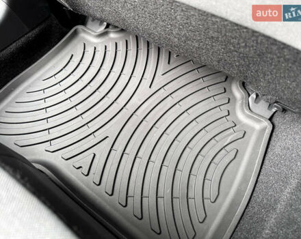 Серый Тойота Приус, объемом двигателя 2 л и пробегом 3 тыс. км за 25998 $, фото 77 на Automoto.ua