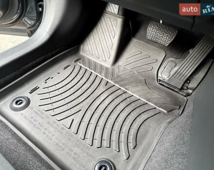 Серый Тойота Приус, объемом двигателя 2 л и пробегом 3 тыс. км за 25998 $, фото 5 на Automoto.ua