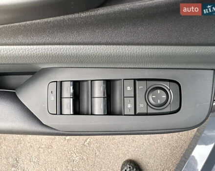 Серый Тойота Приус, объемом двигателя 2 л и пробегом 3 тыс. км за 25998 $, фото 40 на Automoto.ua