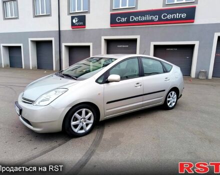 Серый Тойота Приус, объемом двигателя 1.5 л и пробегом 163 тыс. км за 7900 $, фото 2 на Automoto.ua