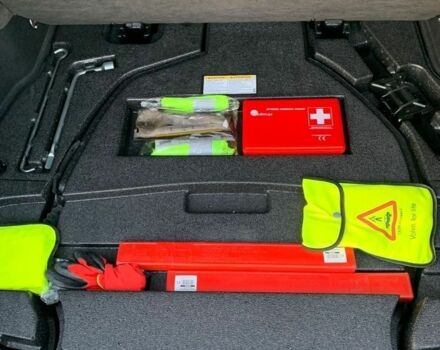 Серый Тойота Приус, объемом двигателя 1.8 л и пробегом 160 тыс. км за 8600 $, фото 12 на Automoto.ua