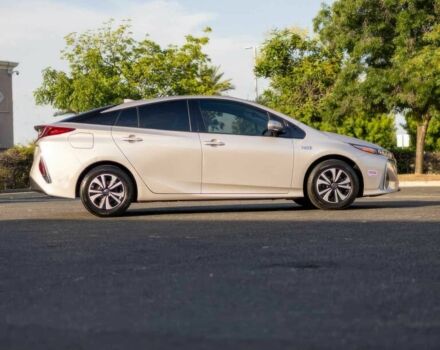 Тойота Приус 2019 в Днепре (Днепропетровске) на Automoto.ua Серый Тойота Приус, объемом двигателя 1.8 л и пробегом 49 тыс. км за 4600 $, фото 3 на Automoto.ua