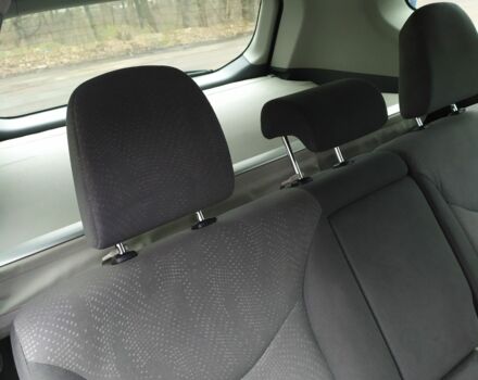 Серый Тойота Приус, объемом двигателя 1.8 л и пробегом 234 тыс. км за 310 $, фото 9 на Automoto.ua