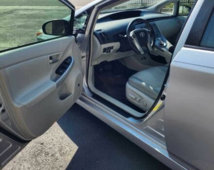 Тойота Приус 2013 в Чернигове на Automoto.ua Серый Тойота Приус, объемом двигателя 1.8 л и пробегом 84 тыс. км за 1900 $, фото 7 на Automoto.ua