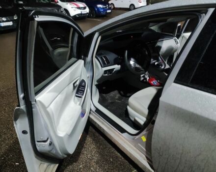 Серый Тойота Приус, объемом двигателя 1.8 л и пробегом 272 тыс. км за 10500 $, фото 1 на Automoto.ua