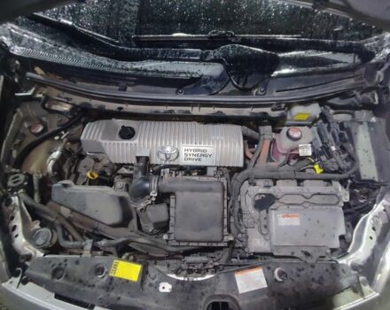 Серый Тойота Приус, объемом двигателя 1.8 л и пробегом 272 тыс. км за 10500 $, фото 3 на Automoto.ua