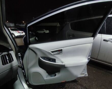 Серый Тойота Приус, объемом двигателя 1.8 л и пробегом 272 тыс. км за 10500 $, фото 4 на Automoto.ua