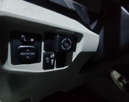 Серый Тойота Приус, объемом двигателя 1.8 л и пробегом 272 тыс. км за 10500 $, фото 2 на Automoto.ua