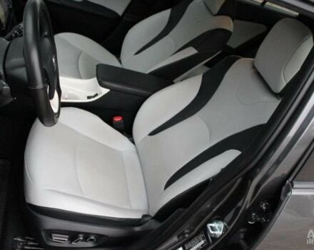 Серый Тойота Приус, объемом двигателя 1.8 л и пробегом 31 тыс. км за 10500 $, фото 4 на Automoto.ua