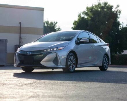 Серый Тойота Приус, объемом двигателя 1.8 л и пробегом 48 тыс. км за 4600 $, фото 2 на Automoto.ua