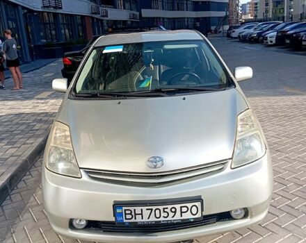 Серый Тойота Приус, объемом двигателя 1.5 л и пробегом 299 тыс. км за 5900 $, фото 1 на Automoto.ua